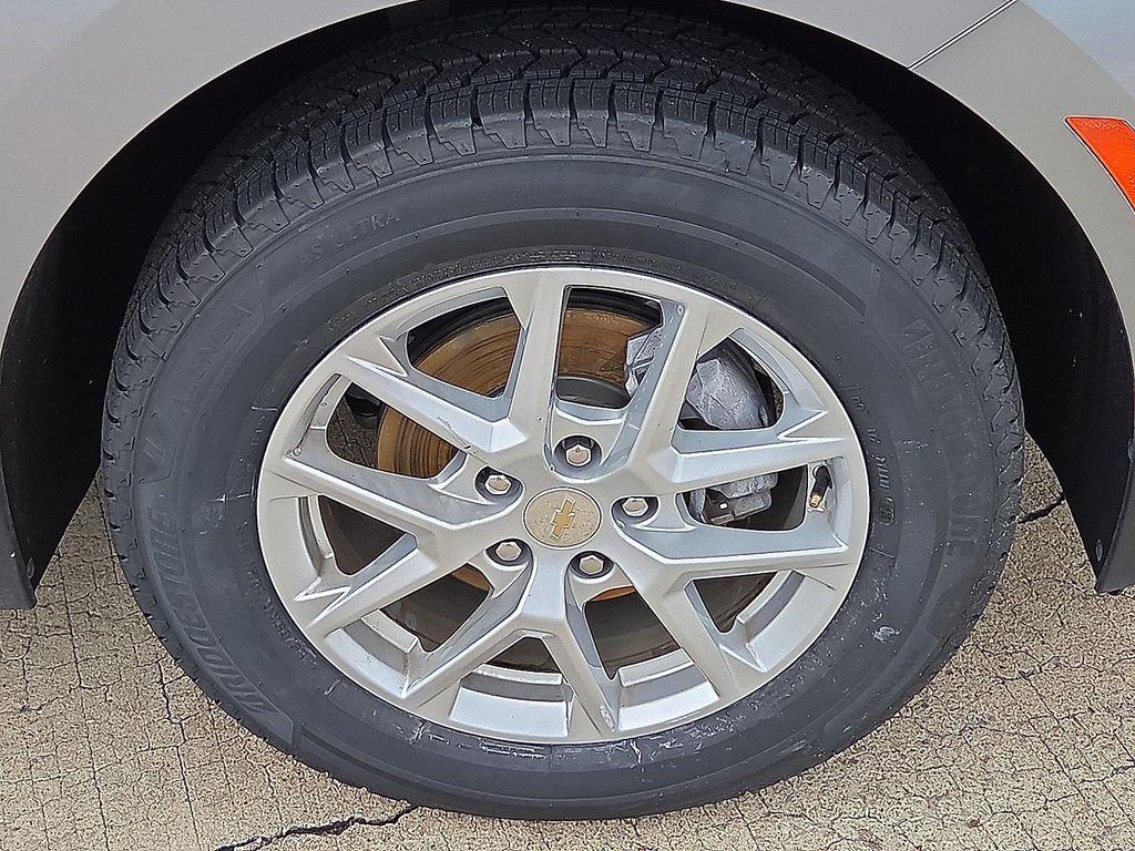 used 2024 Chevrolet Equinox car, priced at $19,348