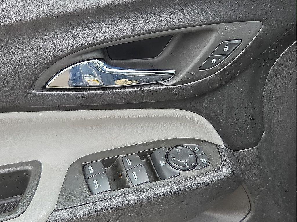 used 2024 Chevrolet Equinox car, priced at $19,348