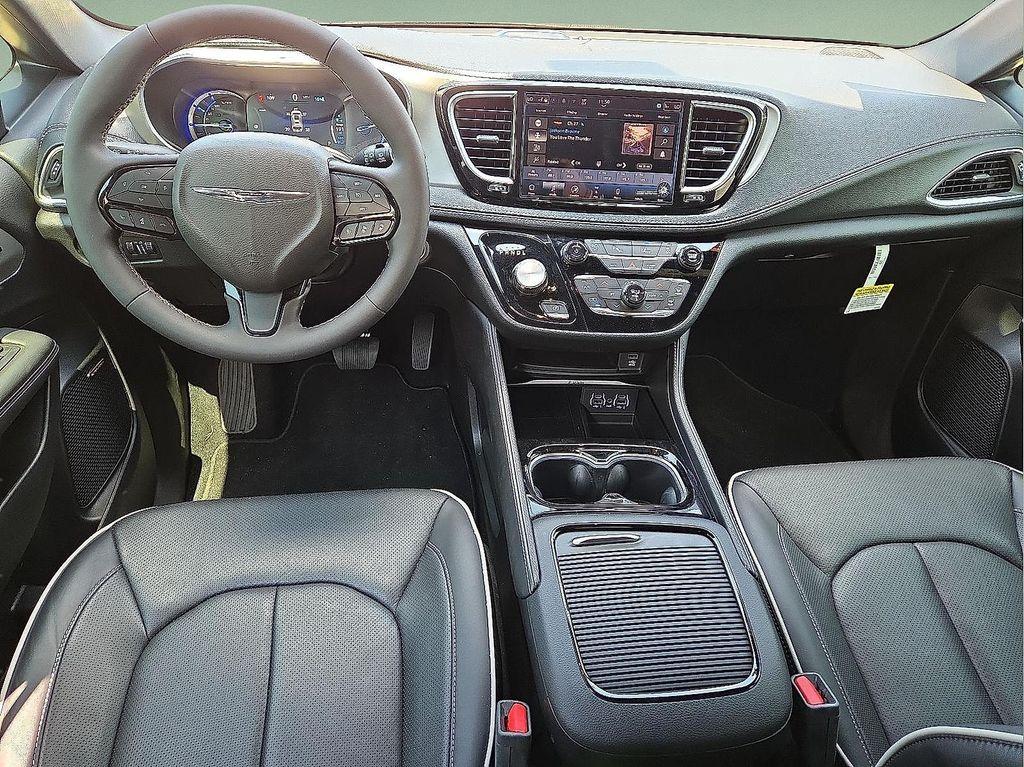 new 2024 Chrysler Pacifica Hybrid car, priced at $52,973