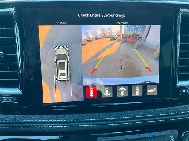 new 2024 Chrysler Pacifica Hybrid car, priced at $53,849