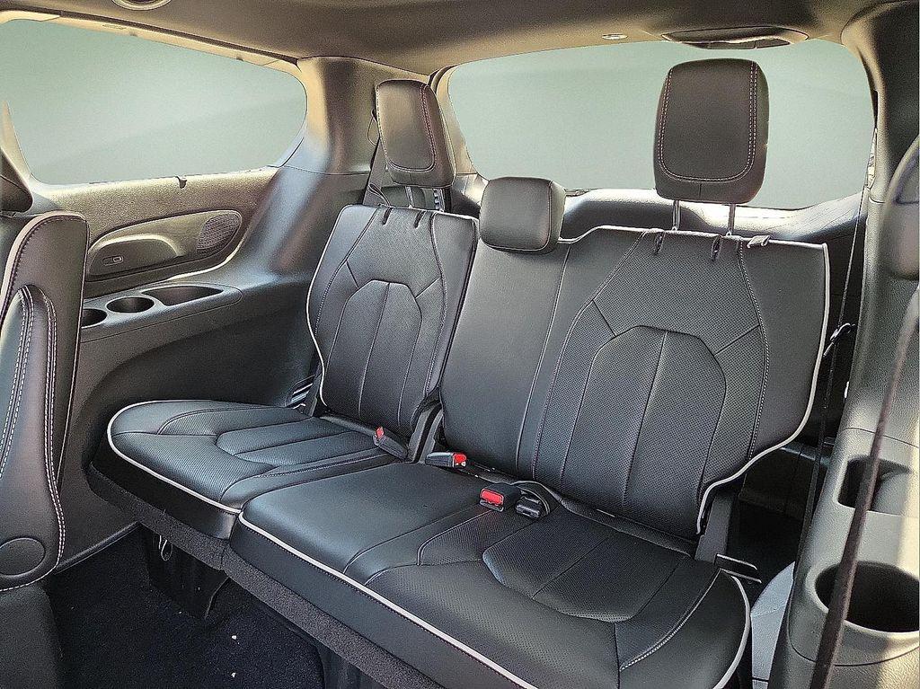 new 2024 Chrysler Pacifica Hybrid car, priced at $52,973