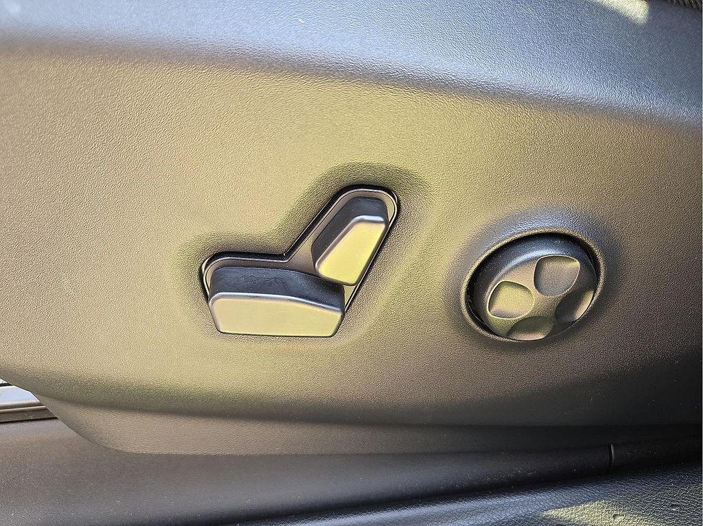 new 2024 Chrysler Pacifica Hybrid car, priced at $52,973