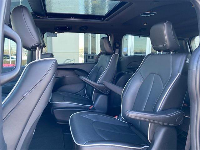 new 2024 Chrysler Pacifica Hybrid car, priced at $53,849