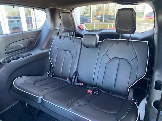 new 2024 Chrysler Pacifica Hybrid car, priced at $53,849