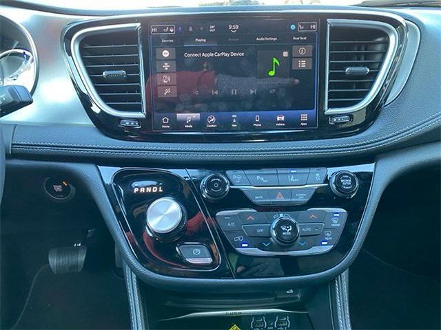 new 2024 Chrysler Pacifica Hybrid car, priced at $53,849