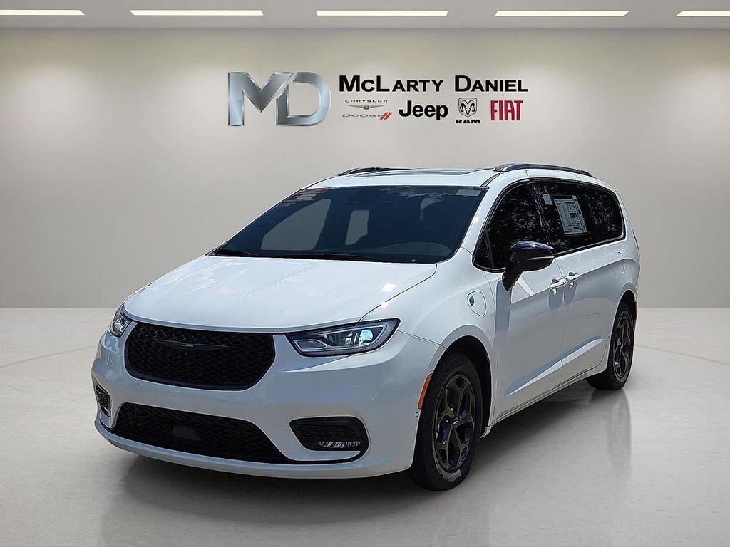 new 2024 Chrysler Pacifica Hybrid car, priced at $52,973