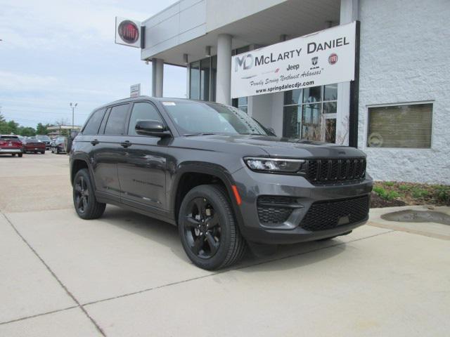 new 2024 Jeep Grand Cherokee car, priced at $47,670