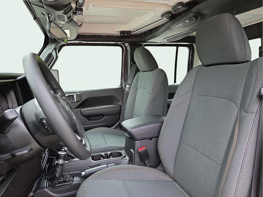 new 2025 Jeep Gladiator car, priced at $37,253
