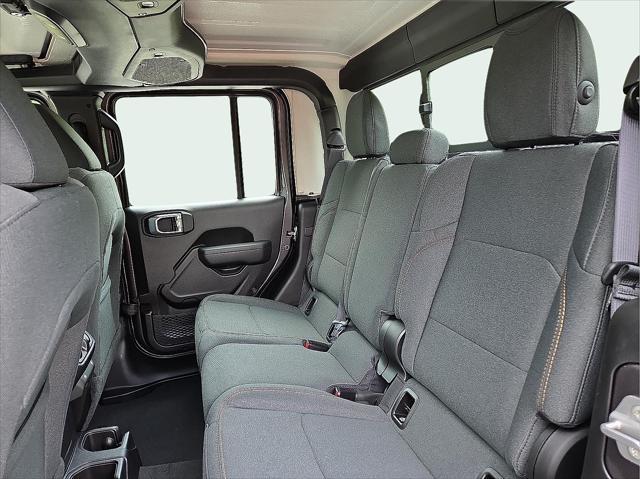 new 2025 Jeep Gladiator car, priced at $39,372