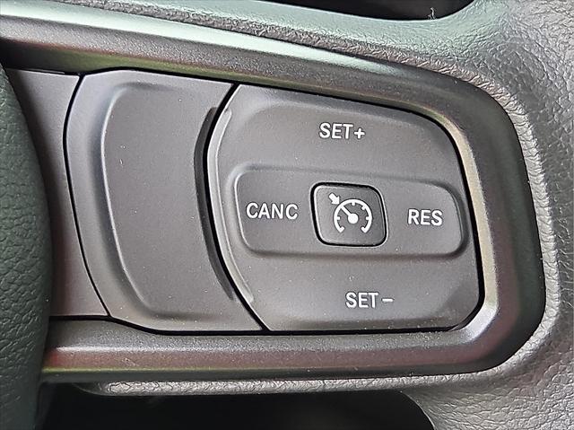 new 2025 Jeep Gladiator car, priced at $39,372