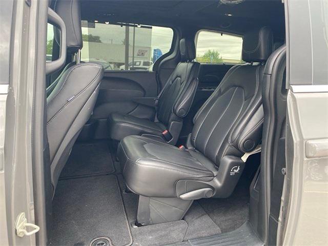 new 2025 Chrysler Pacifica car, priced at $47,985