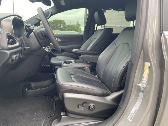 new 2025 Chrysler Pacifica car, priced at $53,775