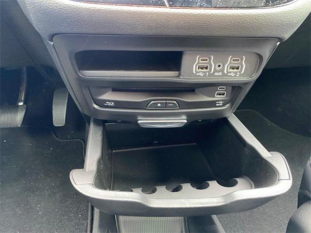 new 2025 Chrysler Pacifica car, priced at $47,985