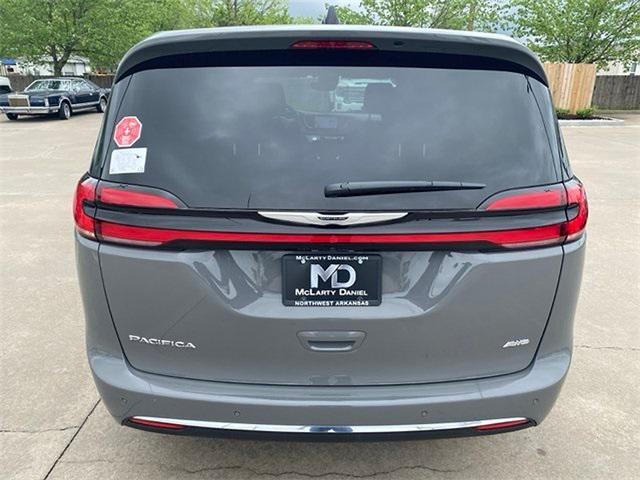 new 2025 Chrysler Pacifica car, priced at $47,985
