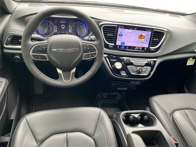 new 2025 Chrysler Pacifica car, priced at $47,985