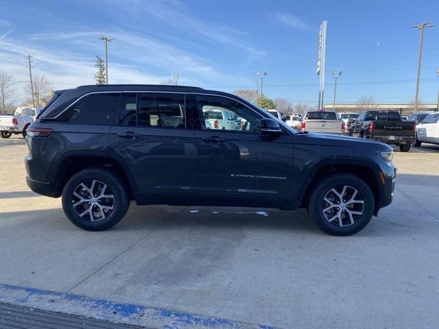 new 2025 Jeep Grand Cherokee car, priced at $45,295