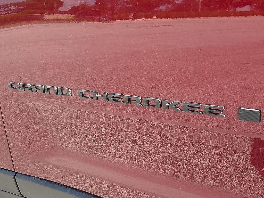 new 2025 Jeep Grand Cherokee car, priced at $43,231