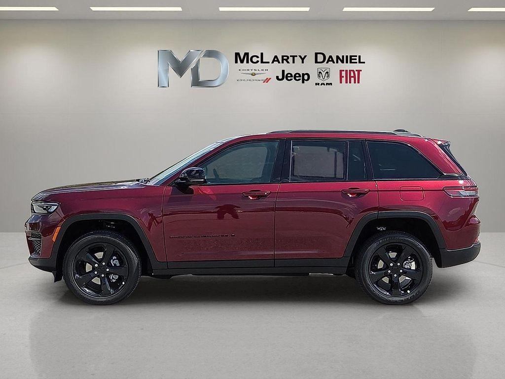 new 2025 Jeep Grand Cherokee car, priced at $43,231