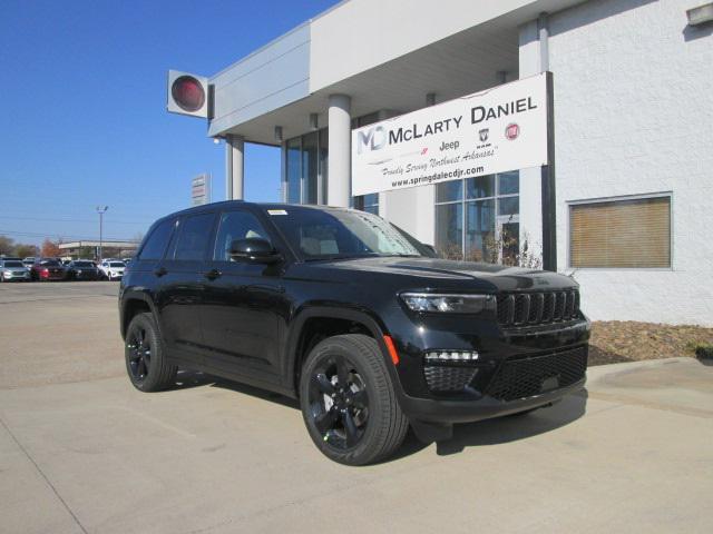 new 2025 Jeep Grand Cherokee car, priced at $50,535