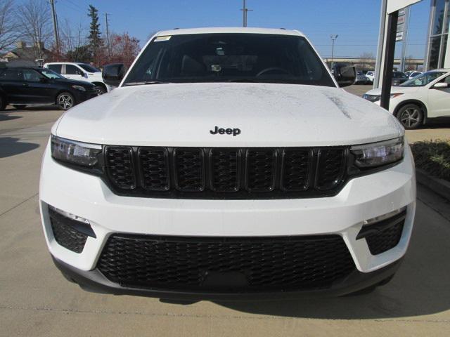 new 2025 Jeep Grand Cherokee car, priced at $51,940