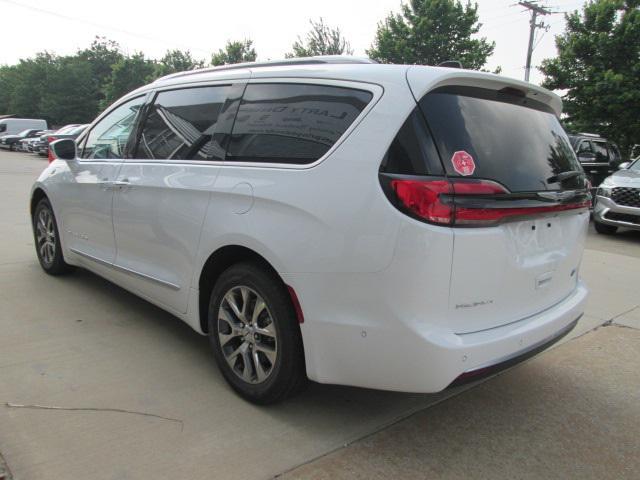 new 2024 Chrysler Pacifica car, priced at $55,314