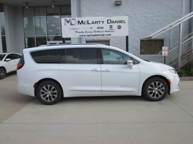 new 2024 Chrysler Pacifica car, priced at $47,435