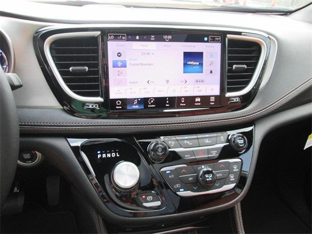 new 2024 Chrysler Pacifica car, priced at $53,994