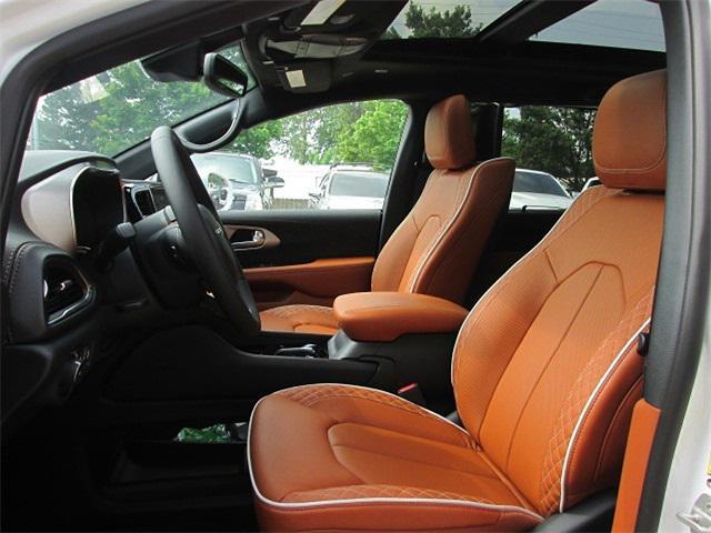new 2024 Chrysler Pacifica car, priced at $53,994