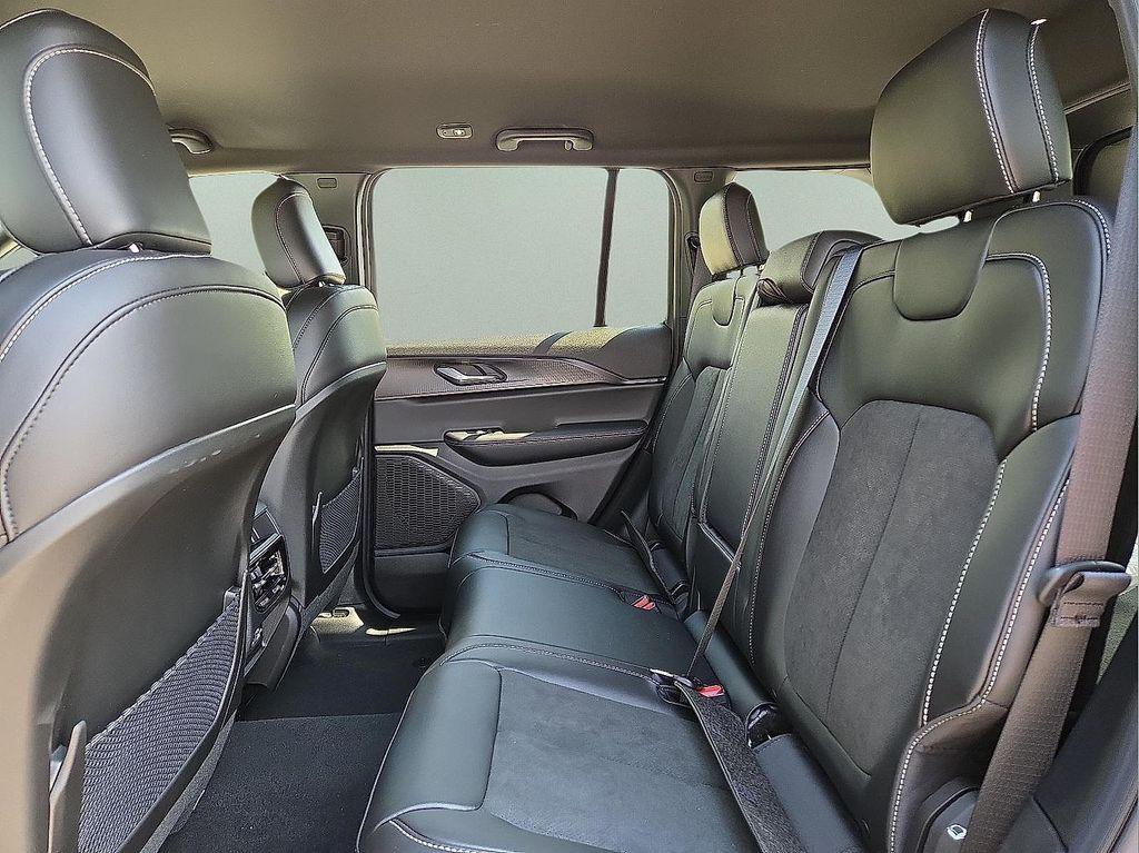 new 2025 Jeep Grand Cherokee car, priced at $41,316