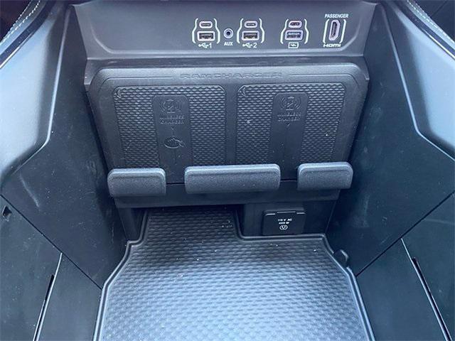 new 2025 Ram 1500 car, priced at $77,010