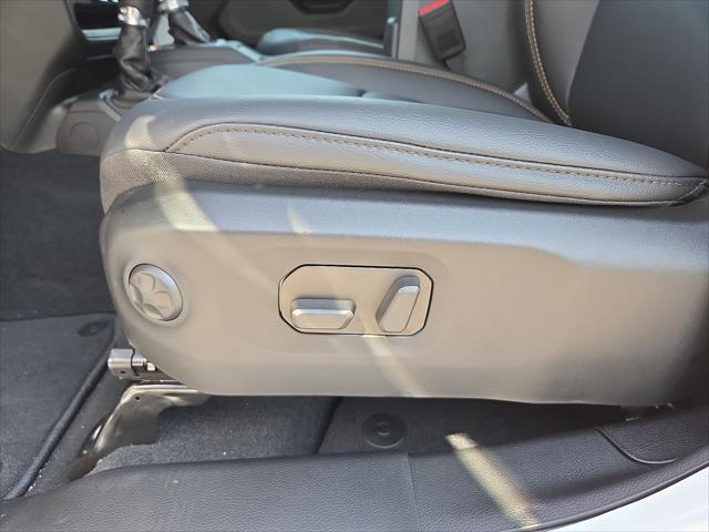 new 2025 Jeep Gladiator car, priced at $48,090