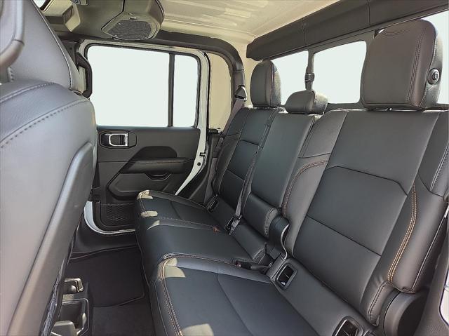 new 2025 Jeep Gladiator car, priced at $46,340