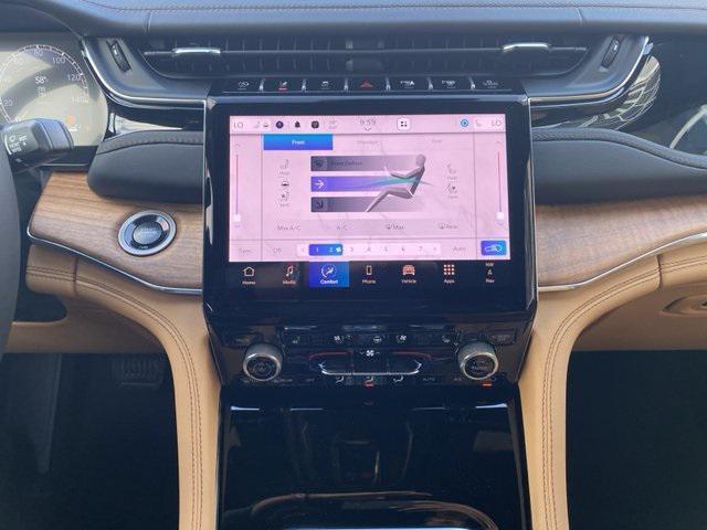 new 2025 Jeep Grand Cherokee car, priced at $61,648