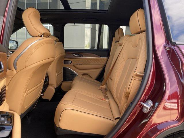 new 2025 Jeep Grand Cherokee car, priced at $61,648
