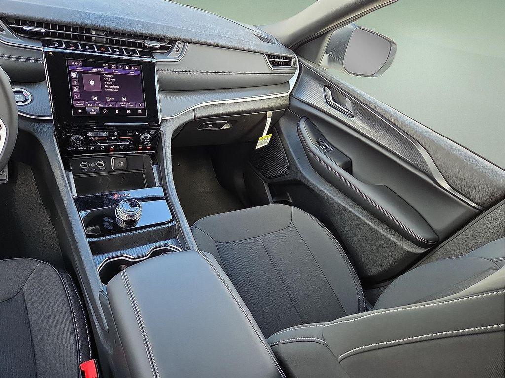 new 2025 Jeep Grand Cherokee L car, priced at $41,504