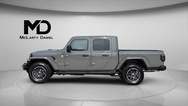 used 2023 Jeep Gladiator car, priced at $33,126