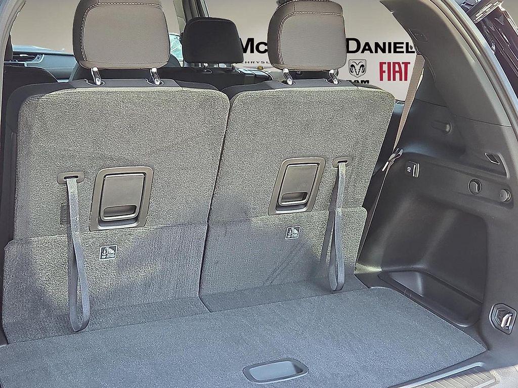 new 2025 Jeep Grand Cherokee L car, priced at $40,662