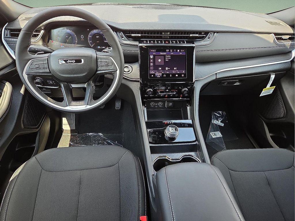 new 2025 Jeep Grand Cherokee L car, priced at $40,662