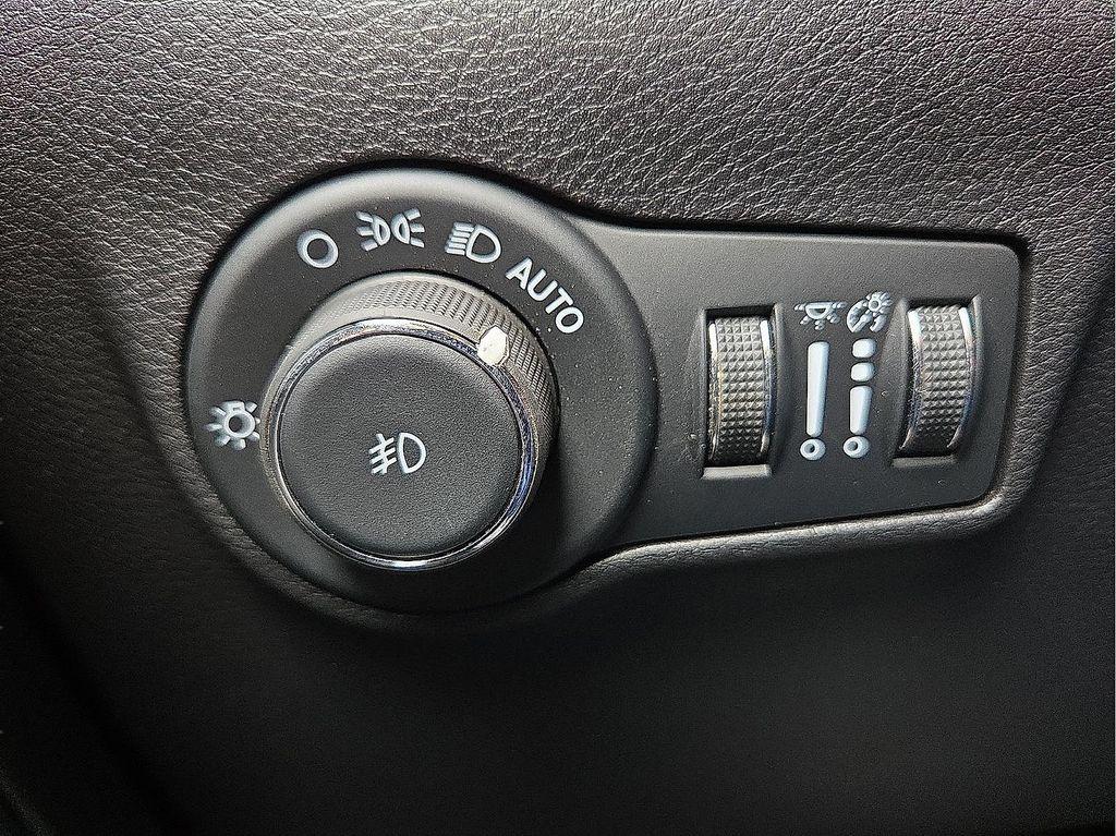 new 2025 Jeep Compass car, priced at $25,932