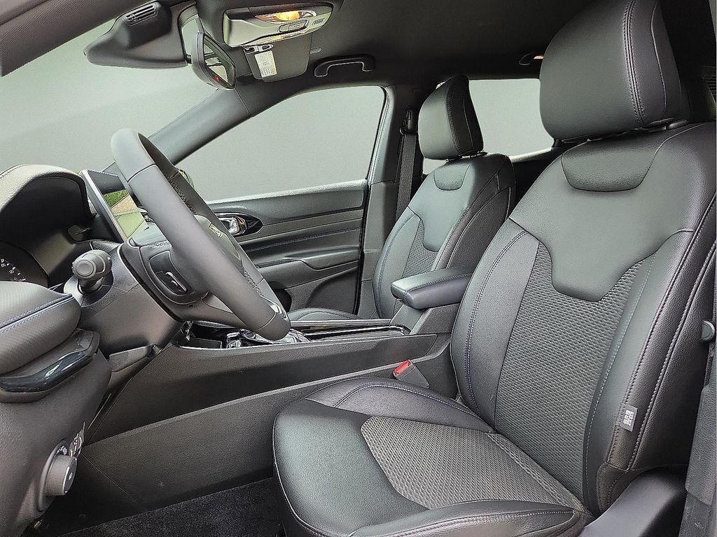 new 2025 Jeep Compass car, priced at $25,932