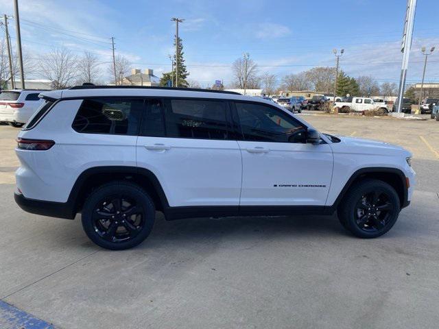 new 2025 Jeep Grand Cherokee L car, priced at $48,429