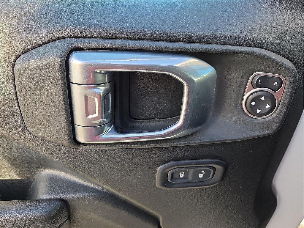 used 2021 Jeep Wrangler Unlimited car, priced at $21,437