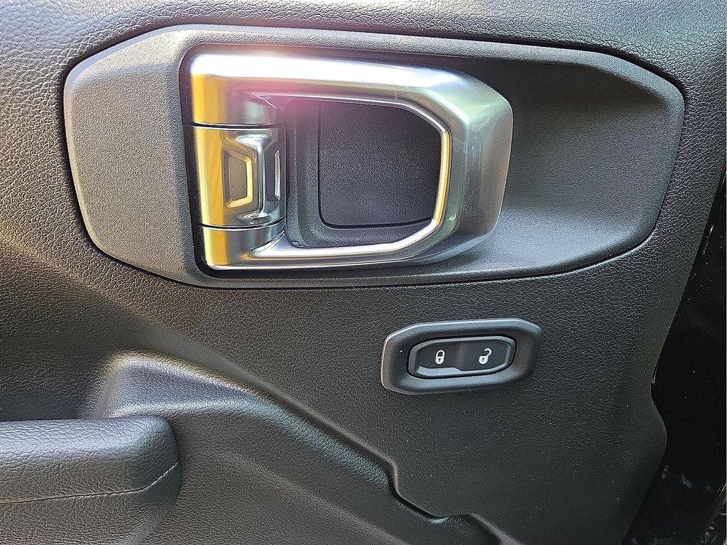 new 2025 Jeep Gladiator car, priced at $37,168