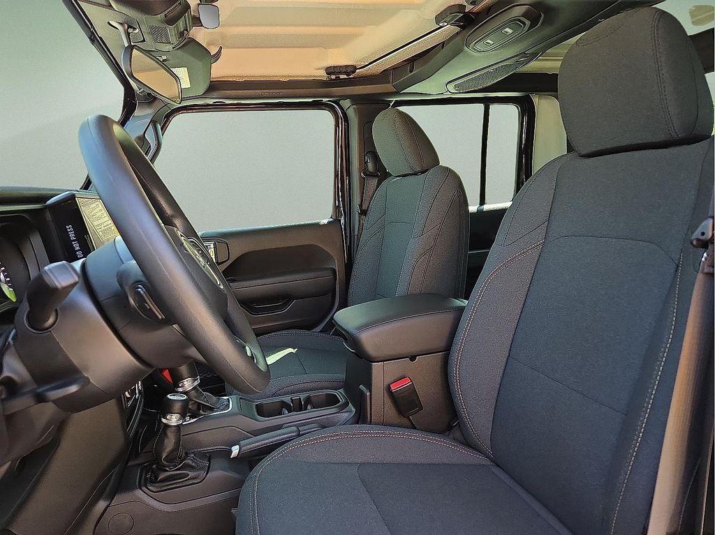 new 2025 Jeep Gladiator car, priced at $37,168
