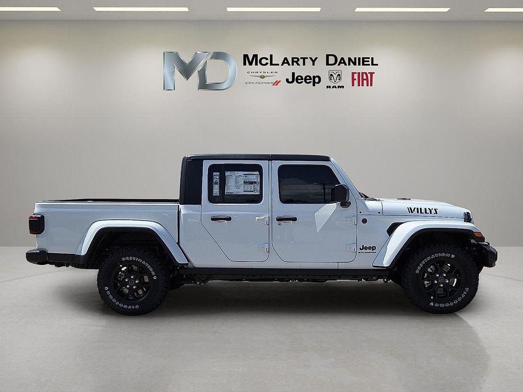 new 2025 Jeep Gladiator car, priced at $43,482