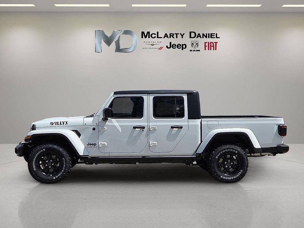 new 2025 Jeep Gladiator car, priced at $43,482
