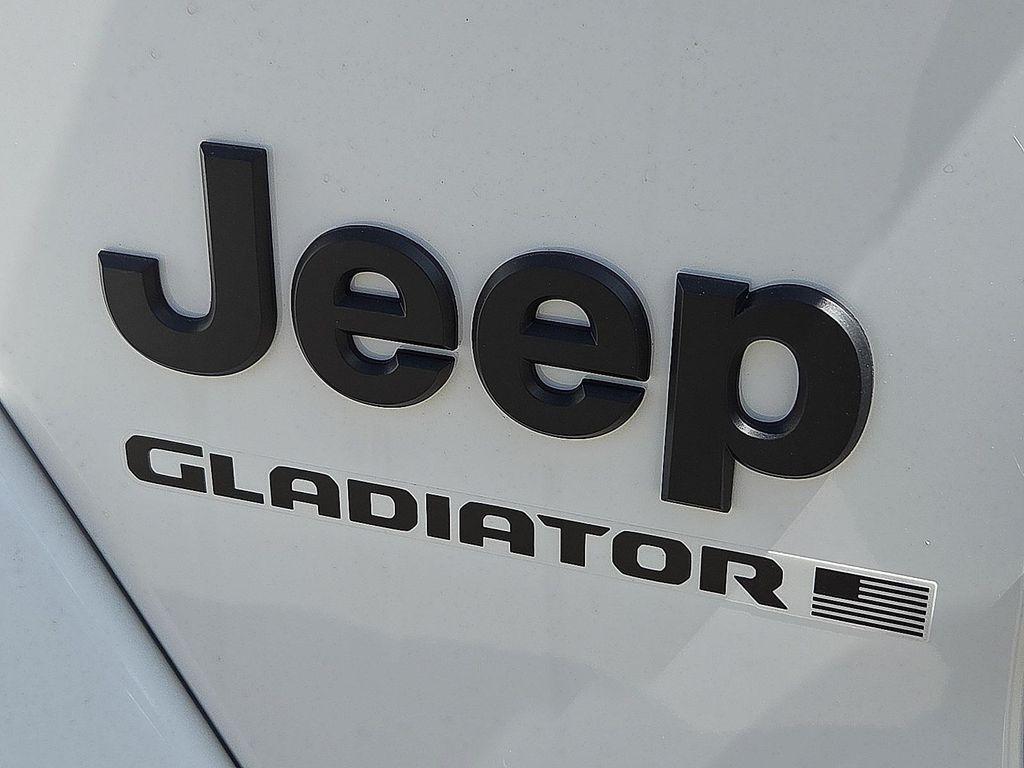 new 2025 Jeep Gladiator car, priced at $43,482