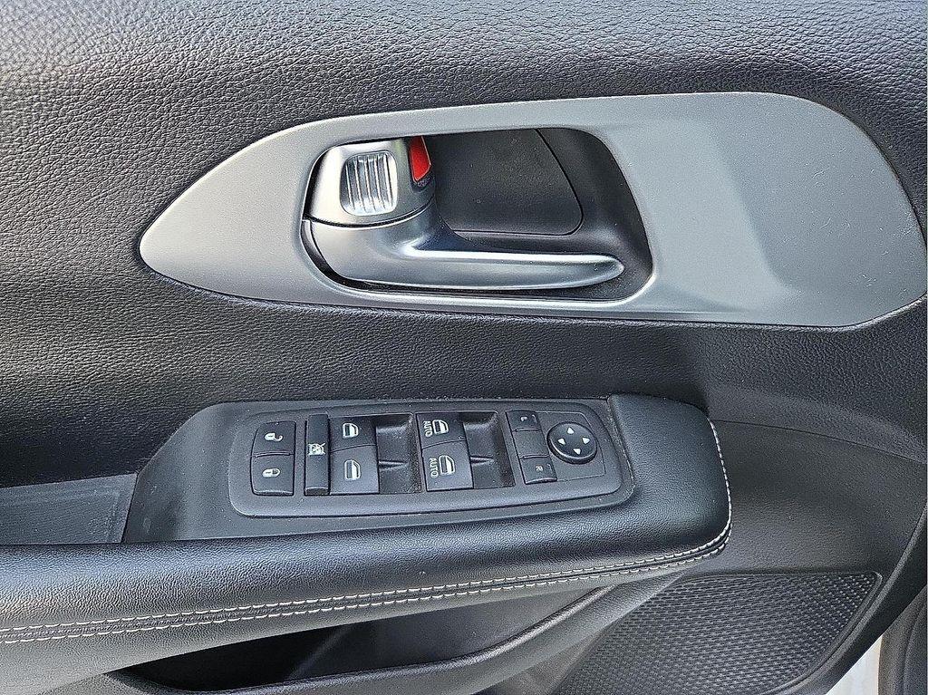 used 2022 Chrysler Pacifica car, priced at $21,097