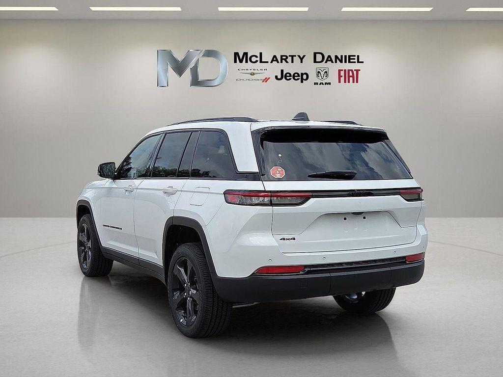 new 2025 Jeep Grand Cherokee car, priced at $42,193