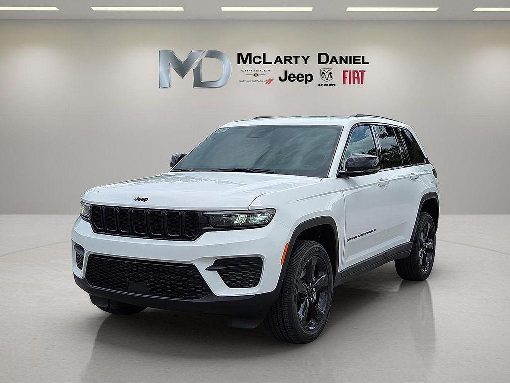 new 2025 Jeep Grand Cherokee car, priced at $42,193
